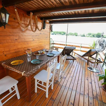 Πλωτό κατάλυμα Sagando - Floating House On Sava River Βελιγράδι