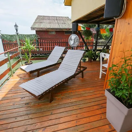 Sagando - Floating House On Sava River Πλωτό κατάλυμα *