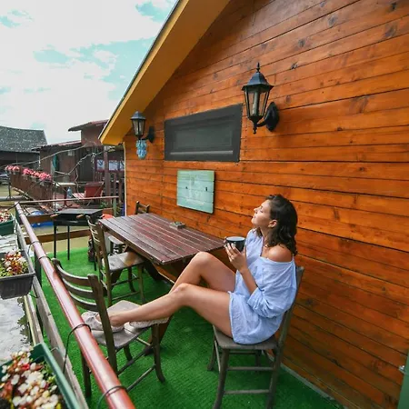 Sagando - Floating House On Sava River Πλωτό κατάλυμα Βελιγράδι